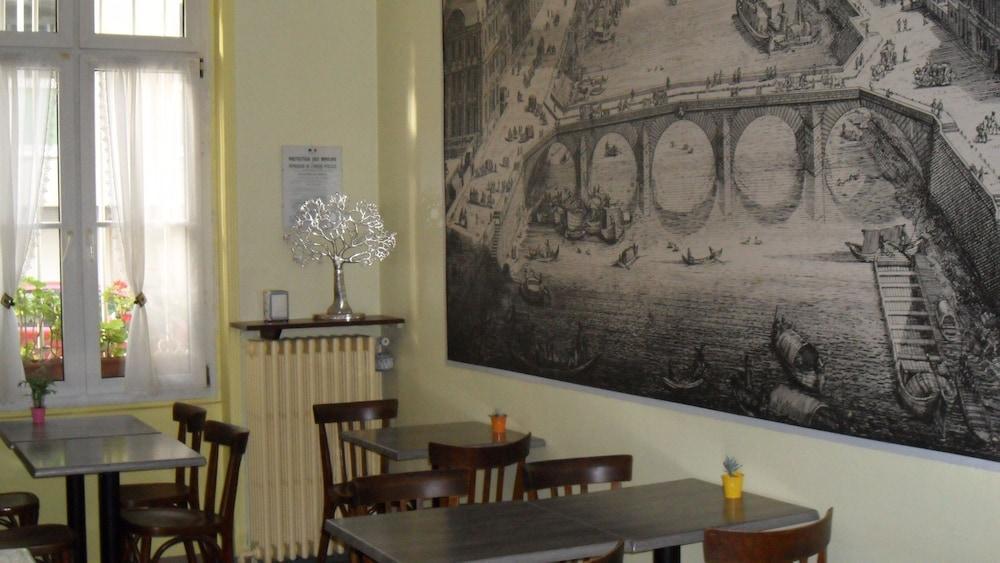 Hotel Jean Bart Paris Bagian luar foto